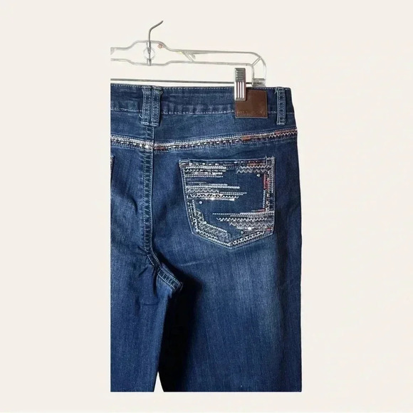 0854. MAURICES JEANS MEDIUM WASH IN COLOR SIZE 15/16 - Picture 7 of 9